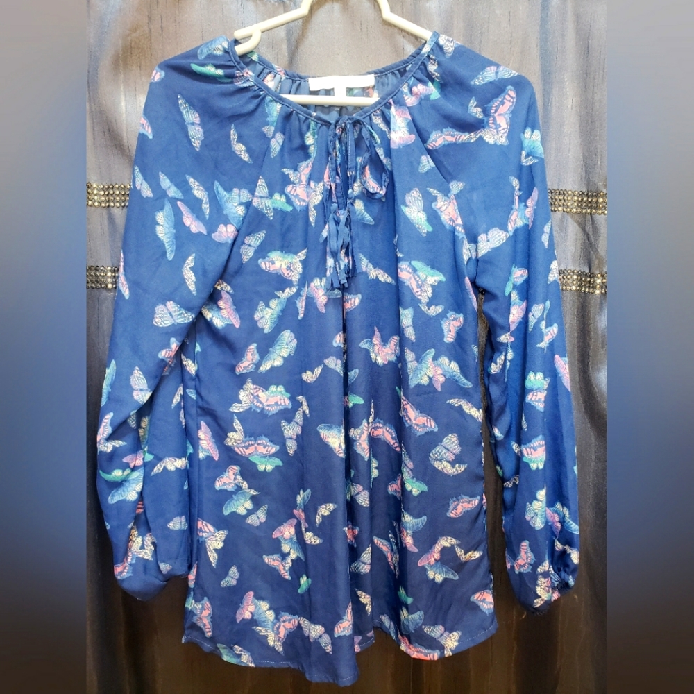 Daisy Fuentes blouse butterfly print, small